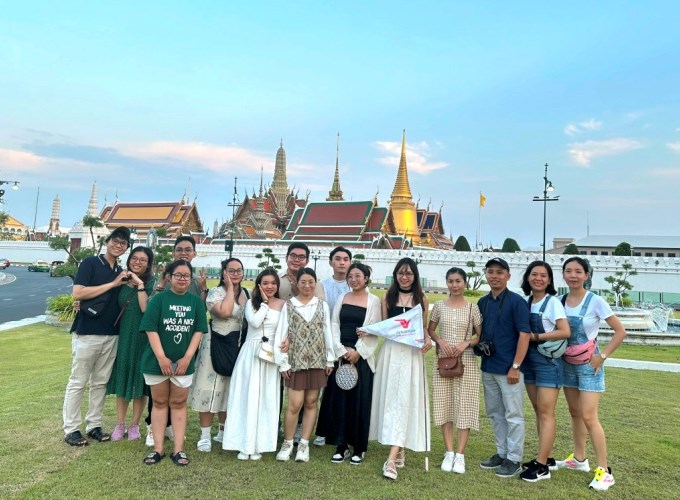 Nhóm khách Vietluxtour tham quan Thái Lan 23-27/3