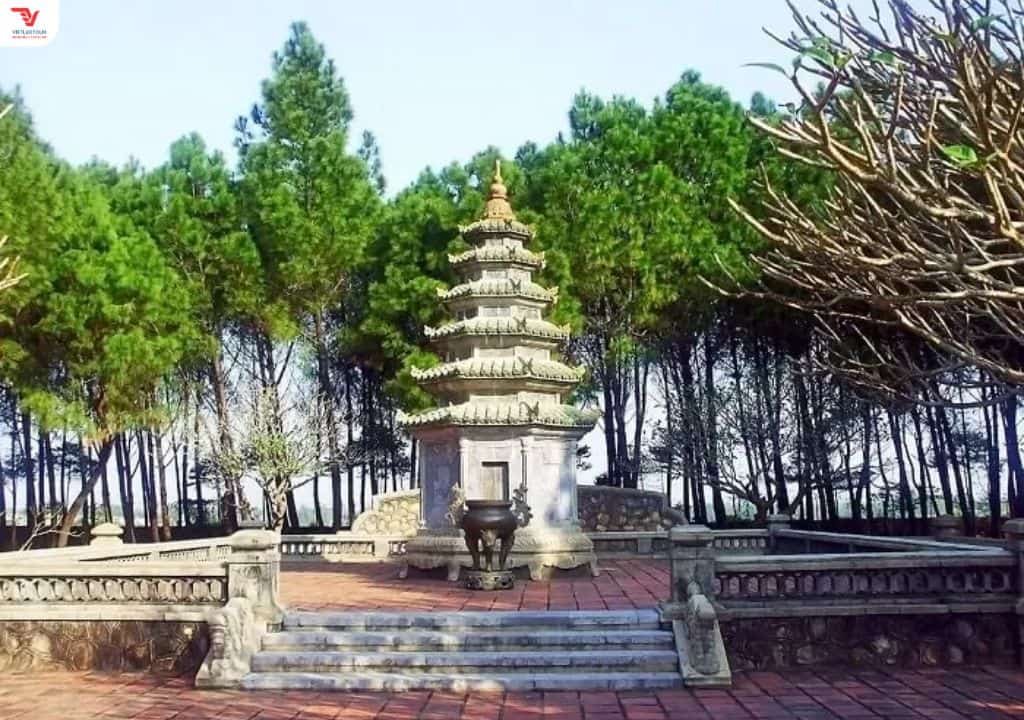 Khu mộ tháp cố hòa thượng Thích Đôn Hậu chùa thiên mụ